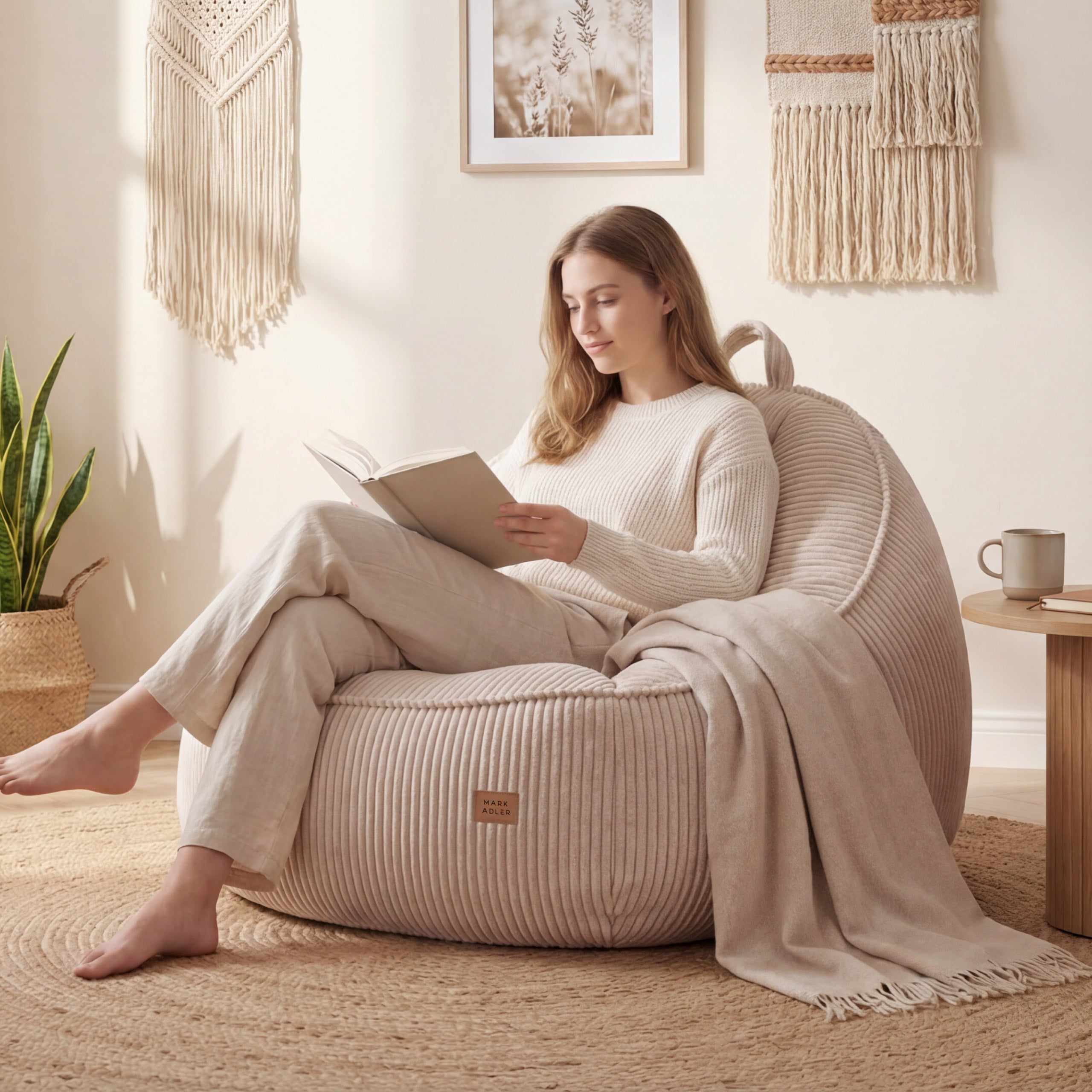 Poltrona pouf in velluto a coste con schienale Mark Adler Comfy 4.0 Beige