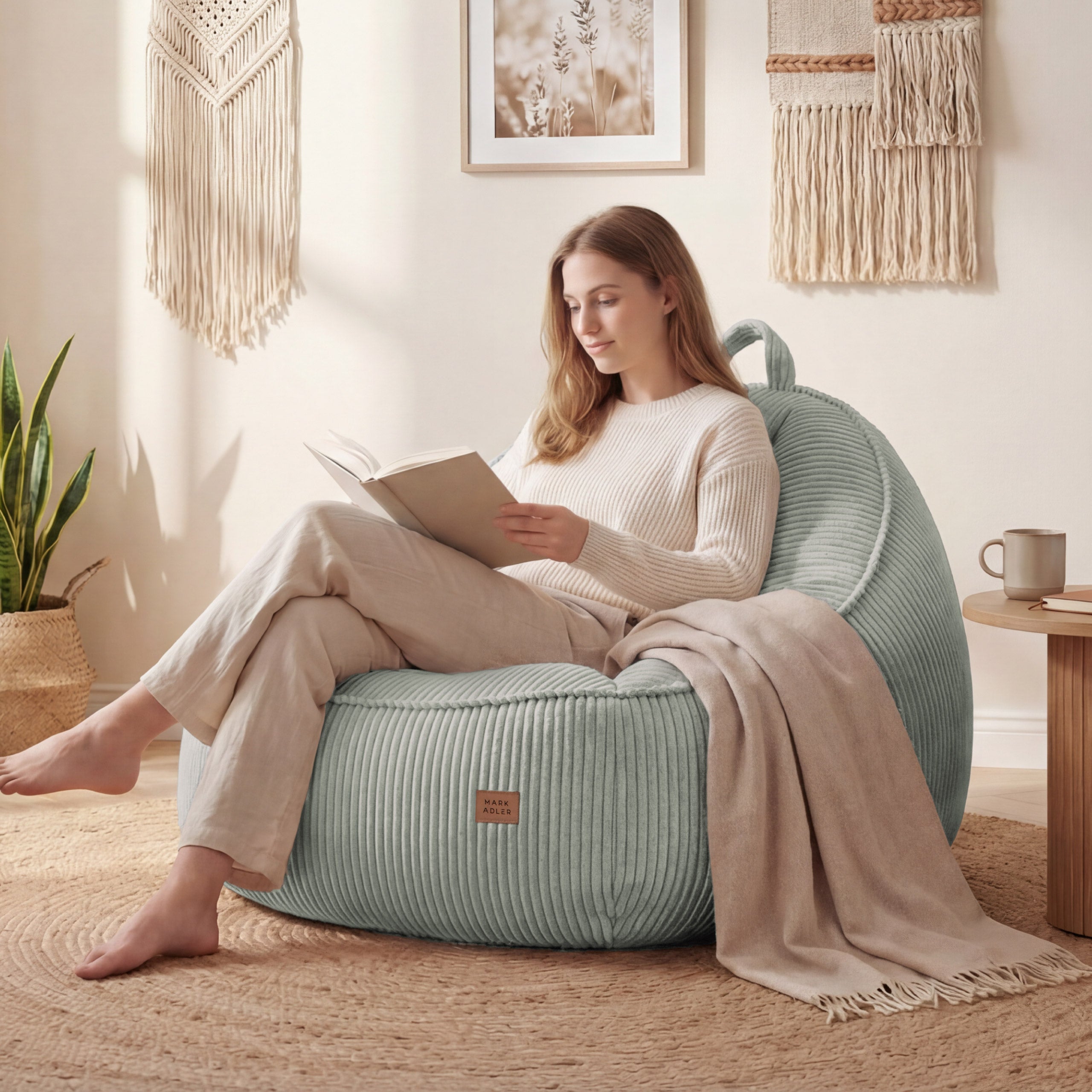 Poltrona pouf in velluto a coste con schienale Mark Adler Comfy 4.0 Sage