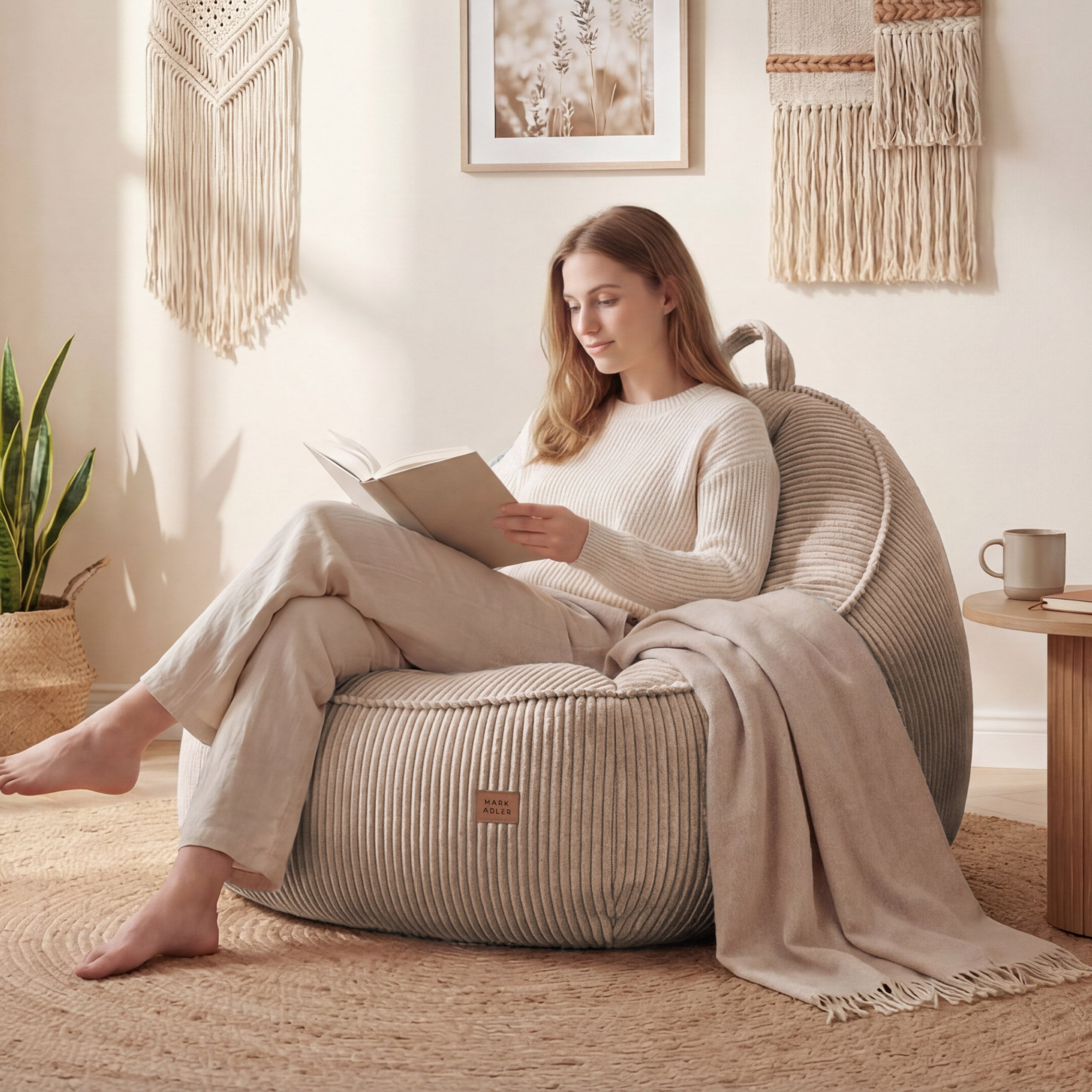 Poltrona pouf in velluto a coste con schienale Mark Adler Comfy 4.0 Taupe