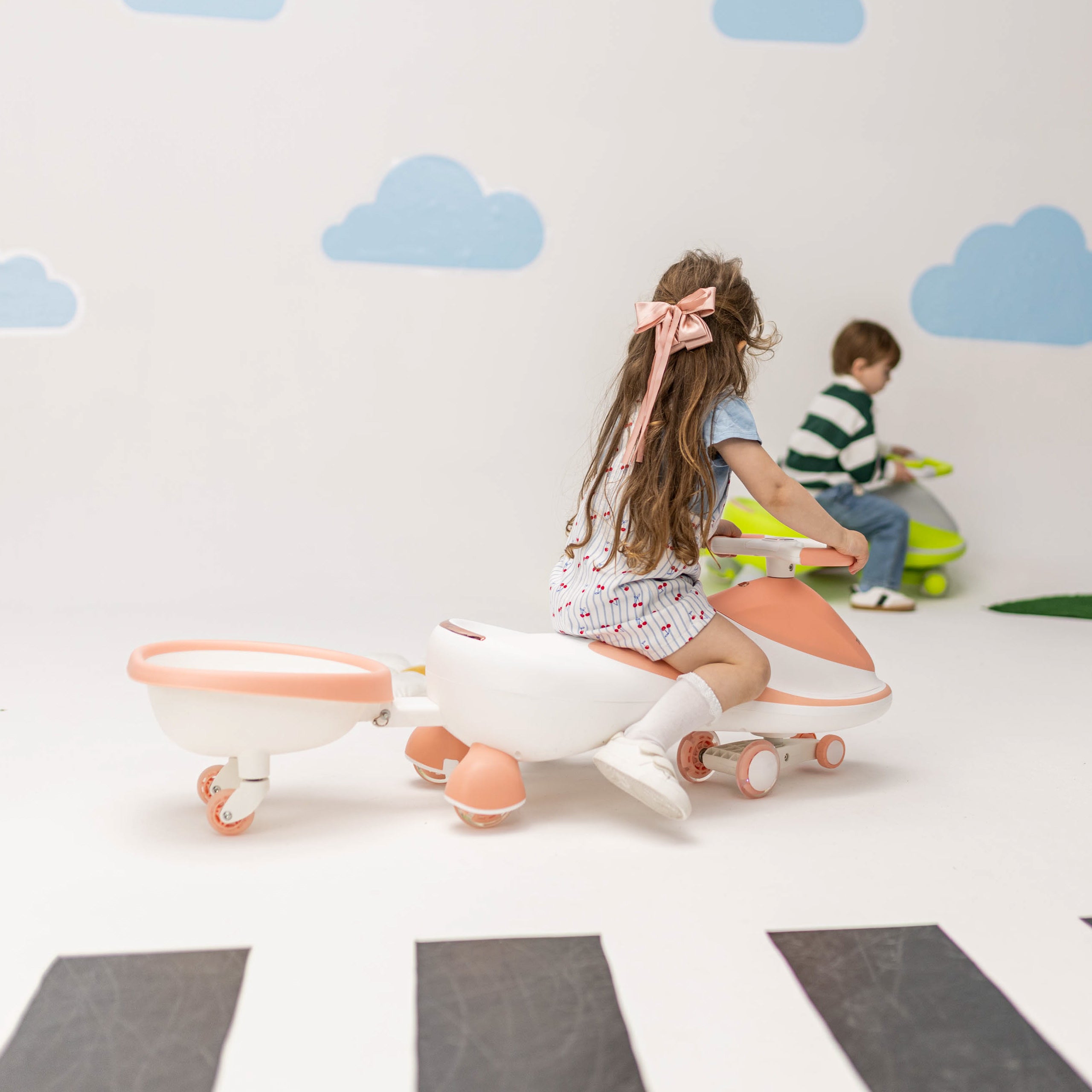 Carretto a gravità per bambini con luci LED Tulano Focus 55 Pink